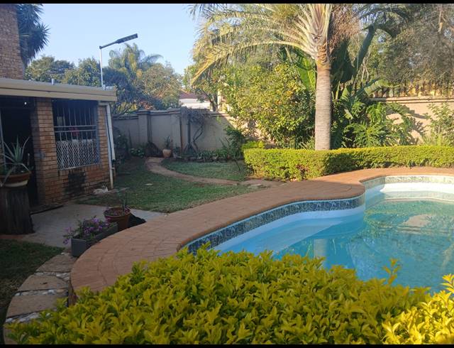 6 BEDROOM HOUSE FOR SALE IN CASHAN